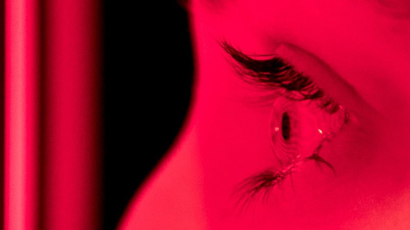 هل تنطوي جراحات تصحيح النظر بالليزر على مخاطر؟